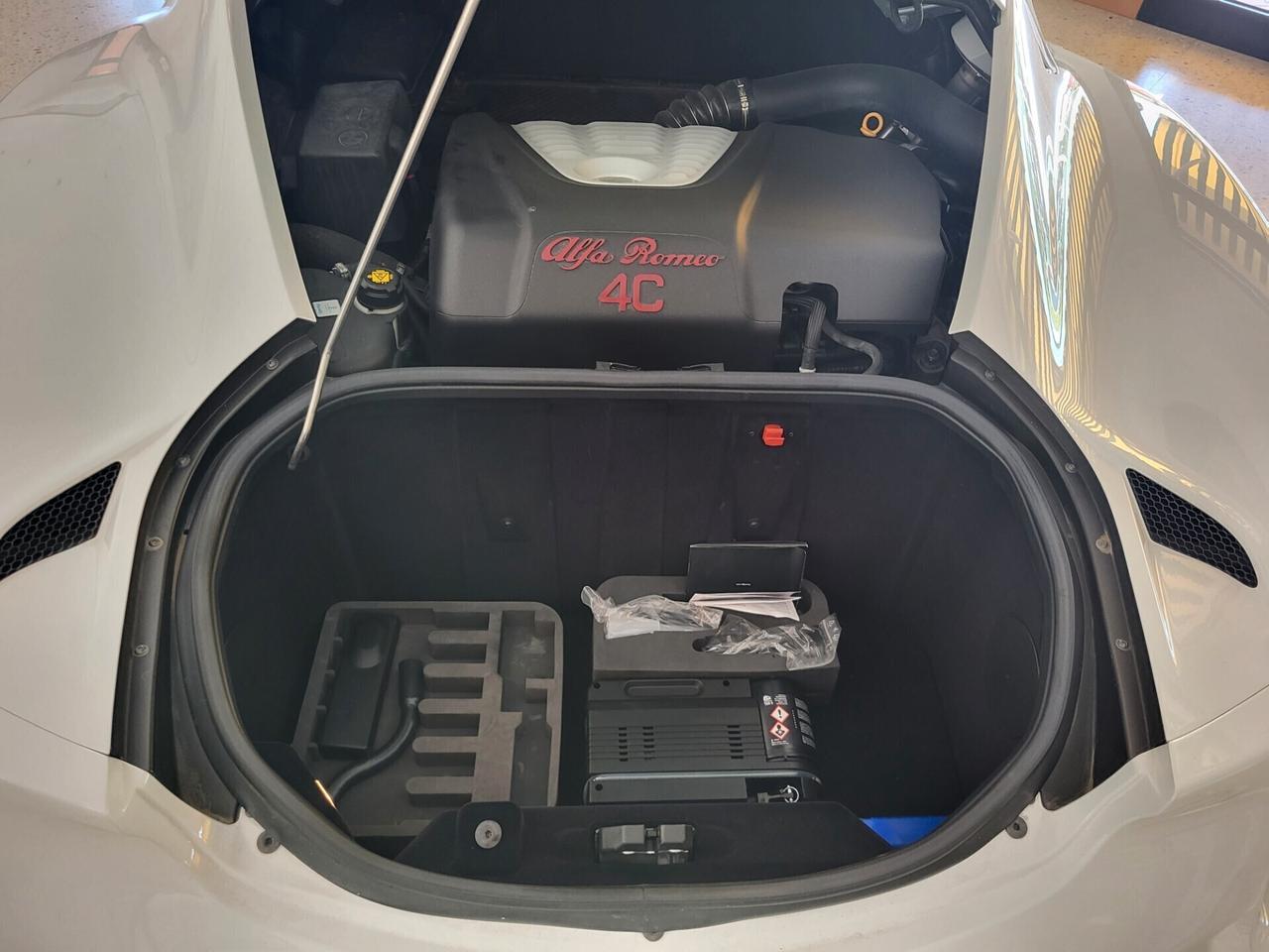 Alfa Romeo 4C 1750 TBi