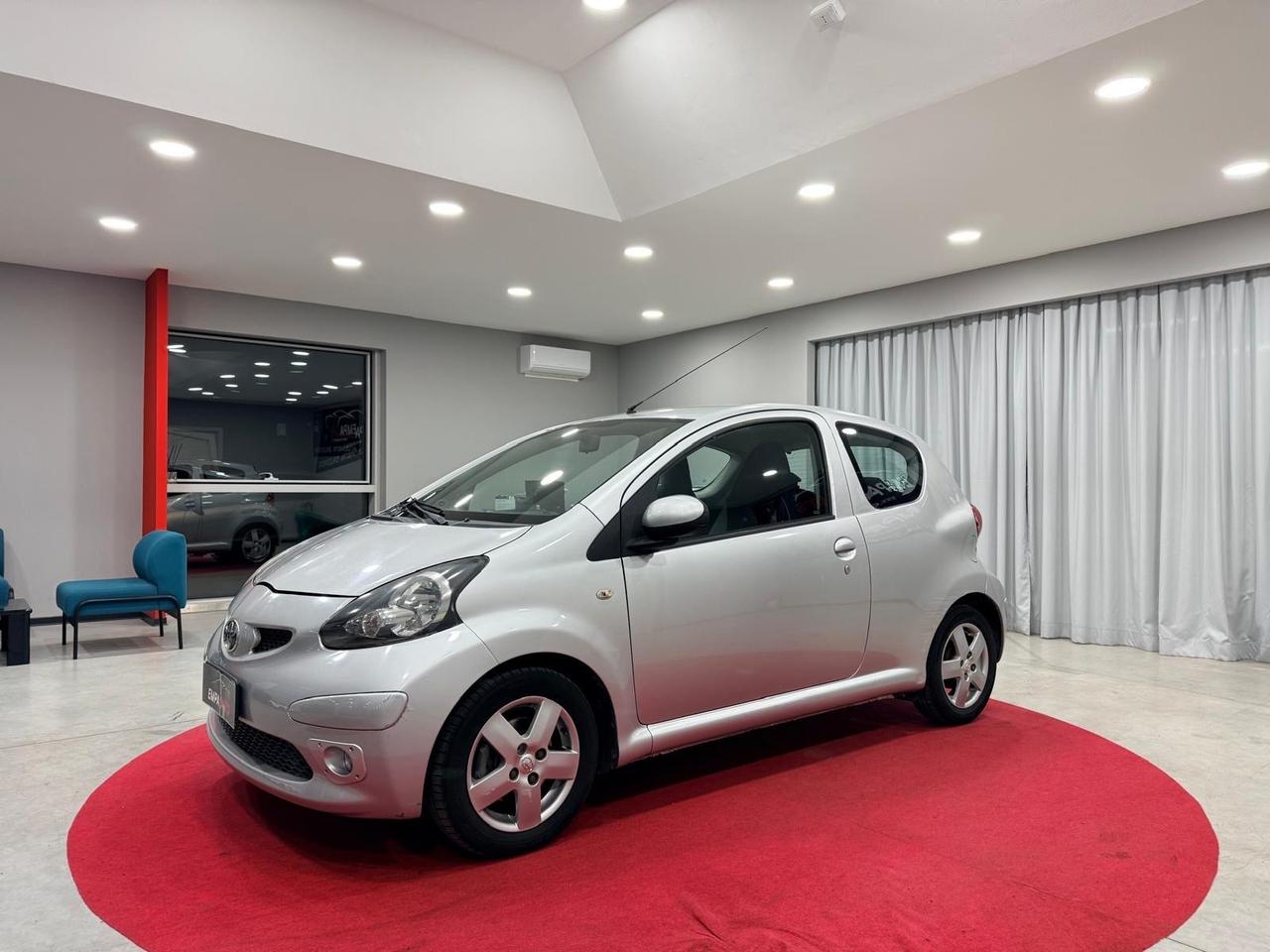 Toyota Aygo 1.0 12V VVT-i 3 porte AUTOMATICA OK NEOPATENTATI