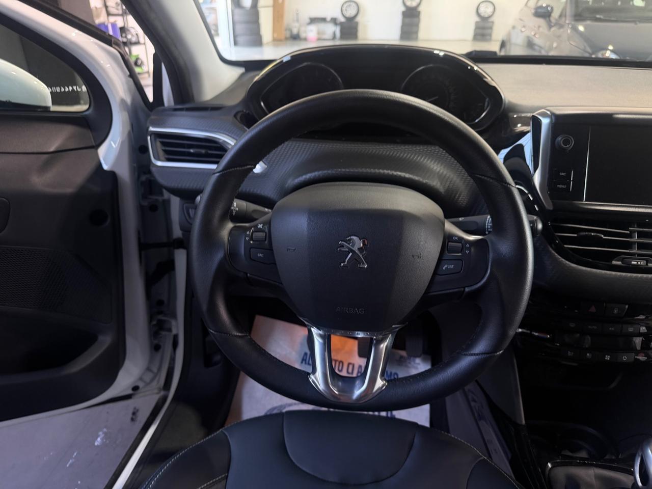Peugeot 2008 BlueHDi 100 S&S Allure