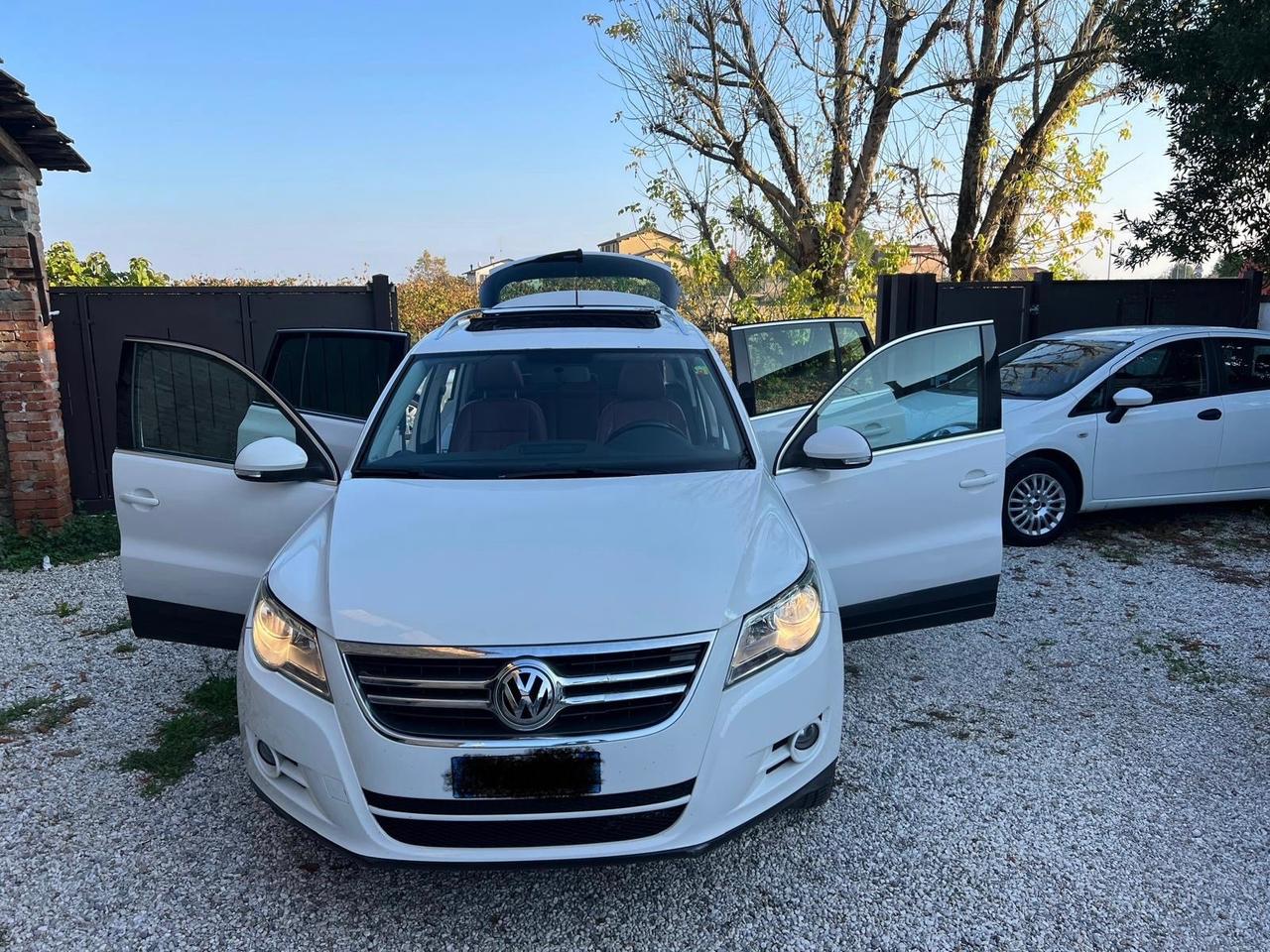 Volkswagen Tiguan 2.0 16V TDI DPF Sport & Style (18°)