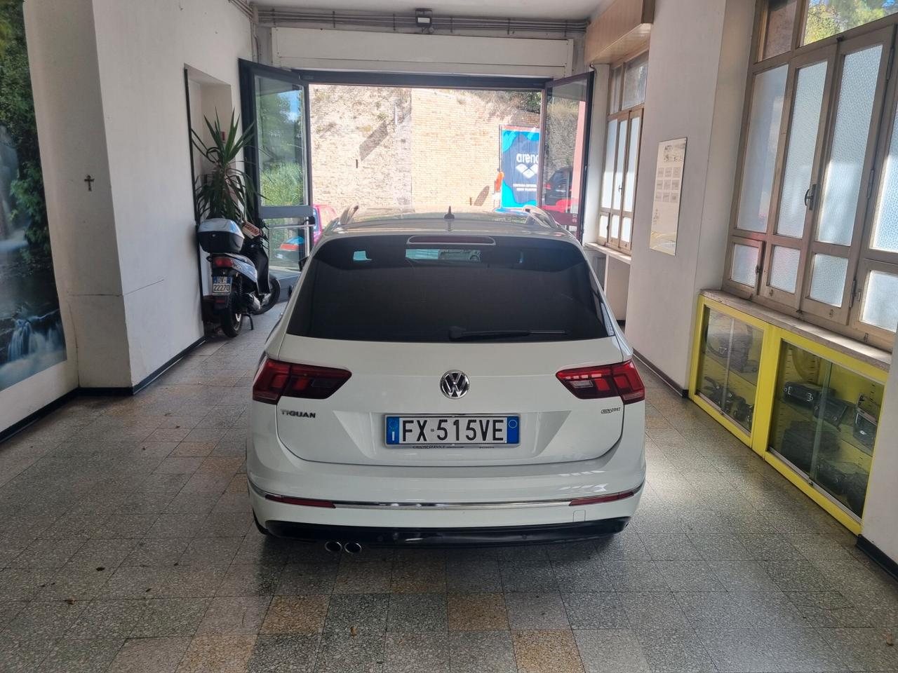 Volkswagen Tiguan 1.6 TDI SCR R-Line, TELECAMERA, UNICOPROPRIETARIO