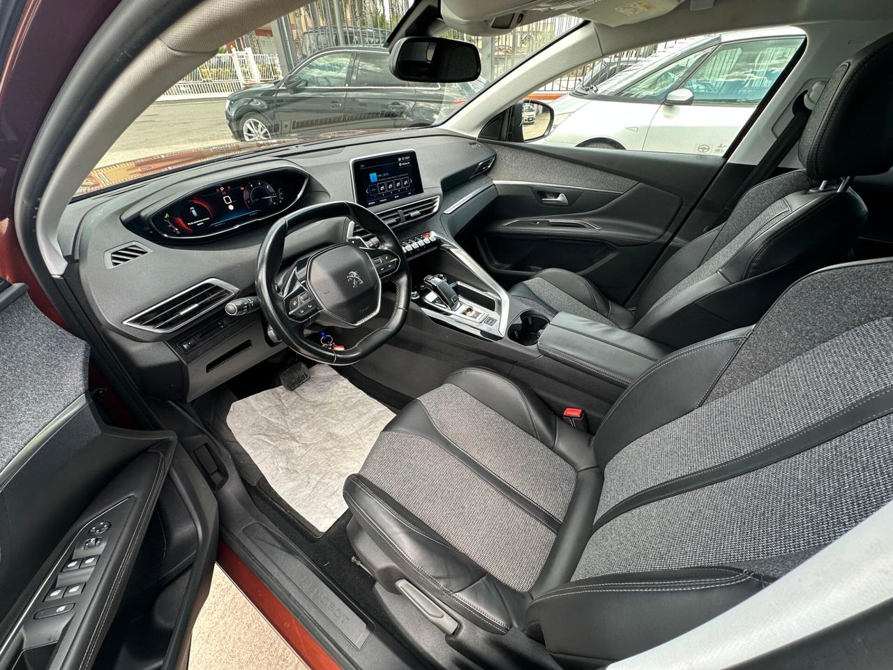 Peugeot 3008 BlueHDi 130 S&S EAT8 Allure