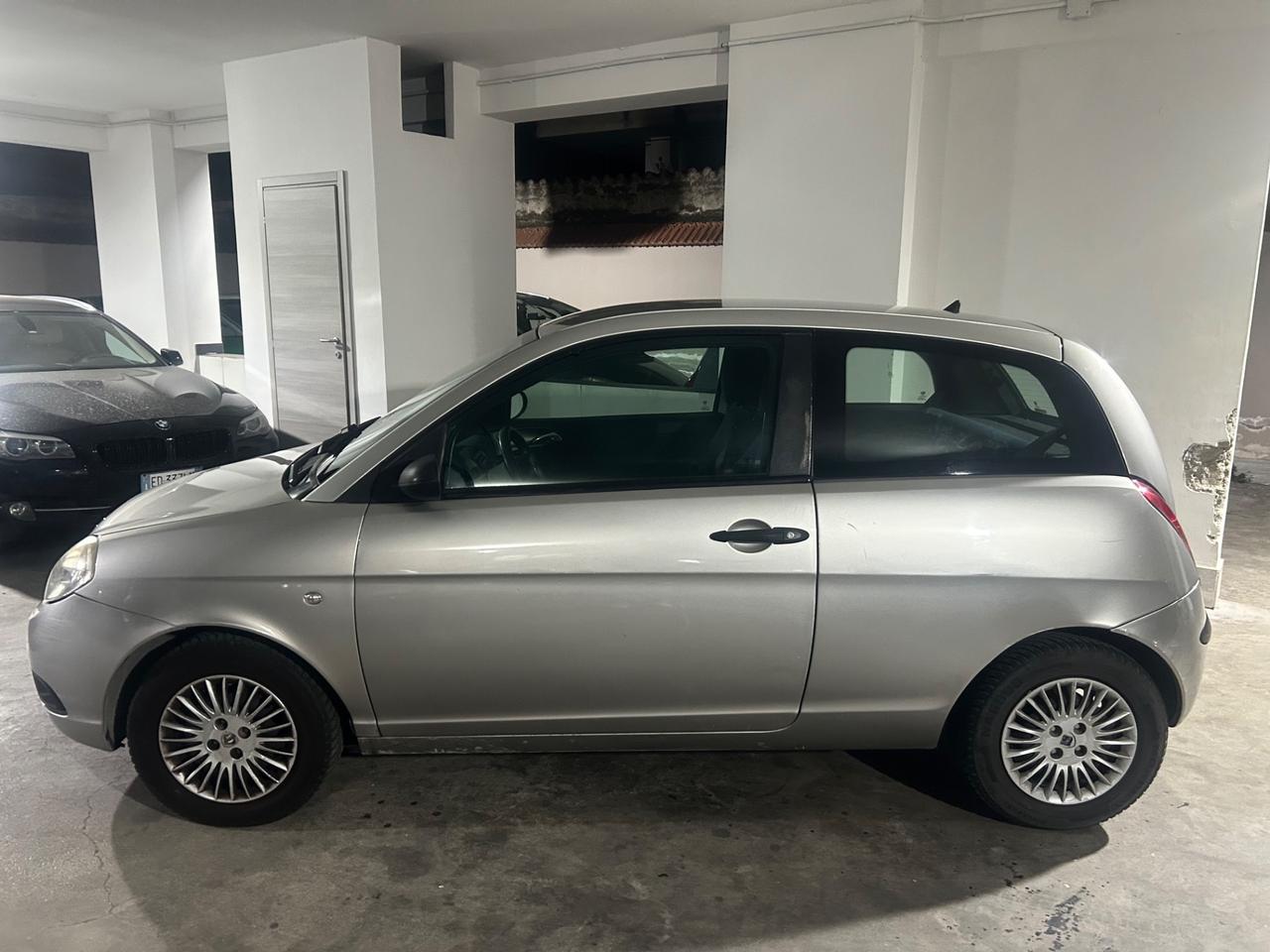 Lancia Ypsilon 1.2 16V Argento