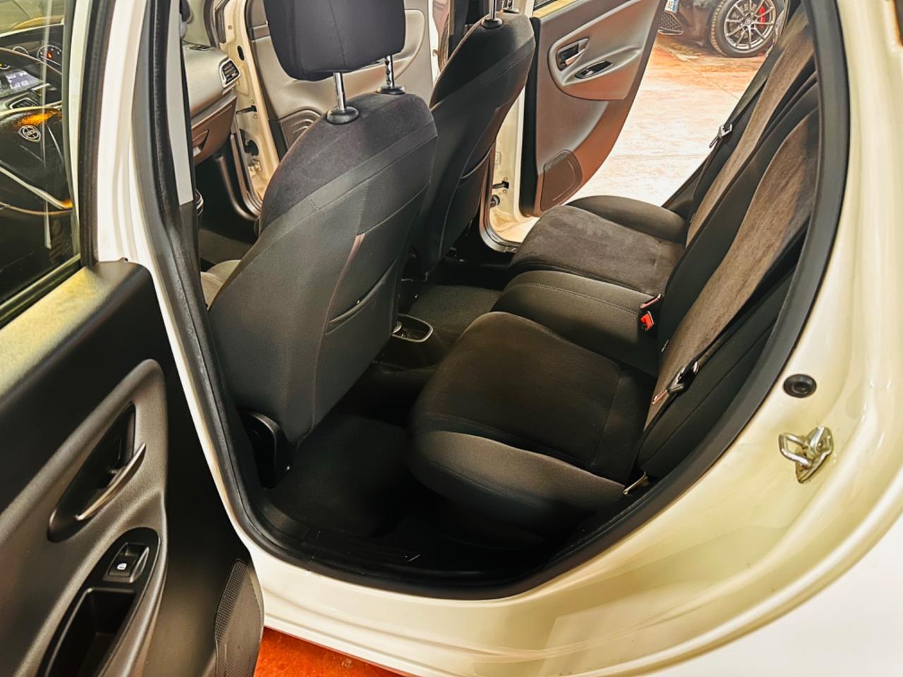 Lancia Ypsilon 0.9 TwinAir 85 CV 5 porte Metano Ecochic Elefantino
