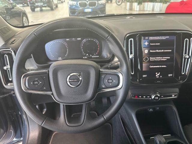 VOLVO XC40 T3 Momentum Pro