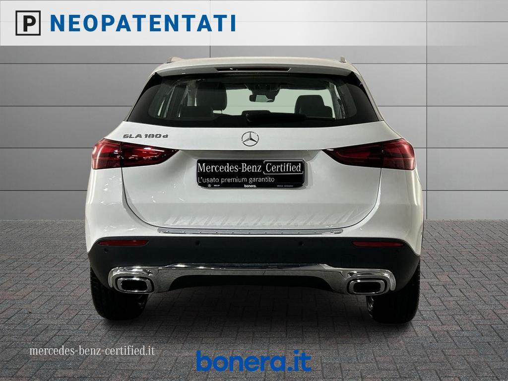 Mercedes GLA 180 180 D Progressive Advanced 8G-DCT