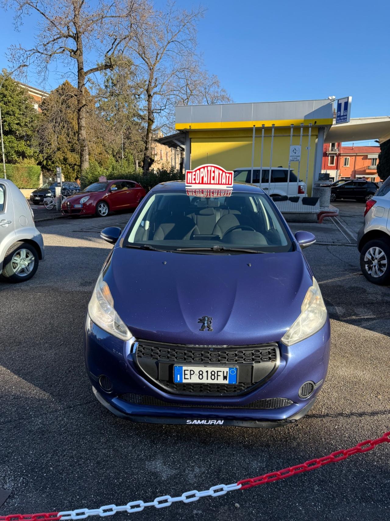Peugeot 208 1.4 HDi 68 CV 5 porte Access