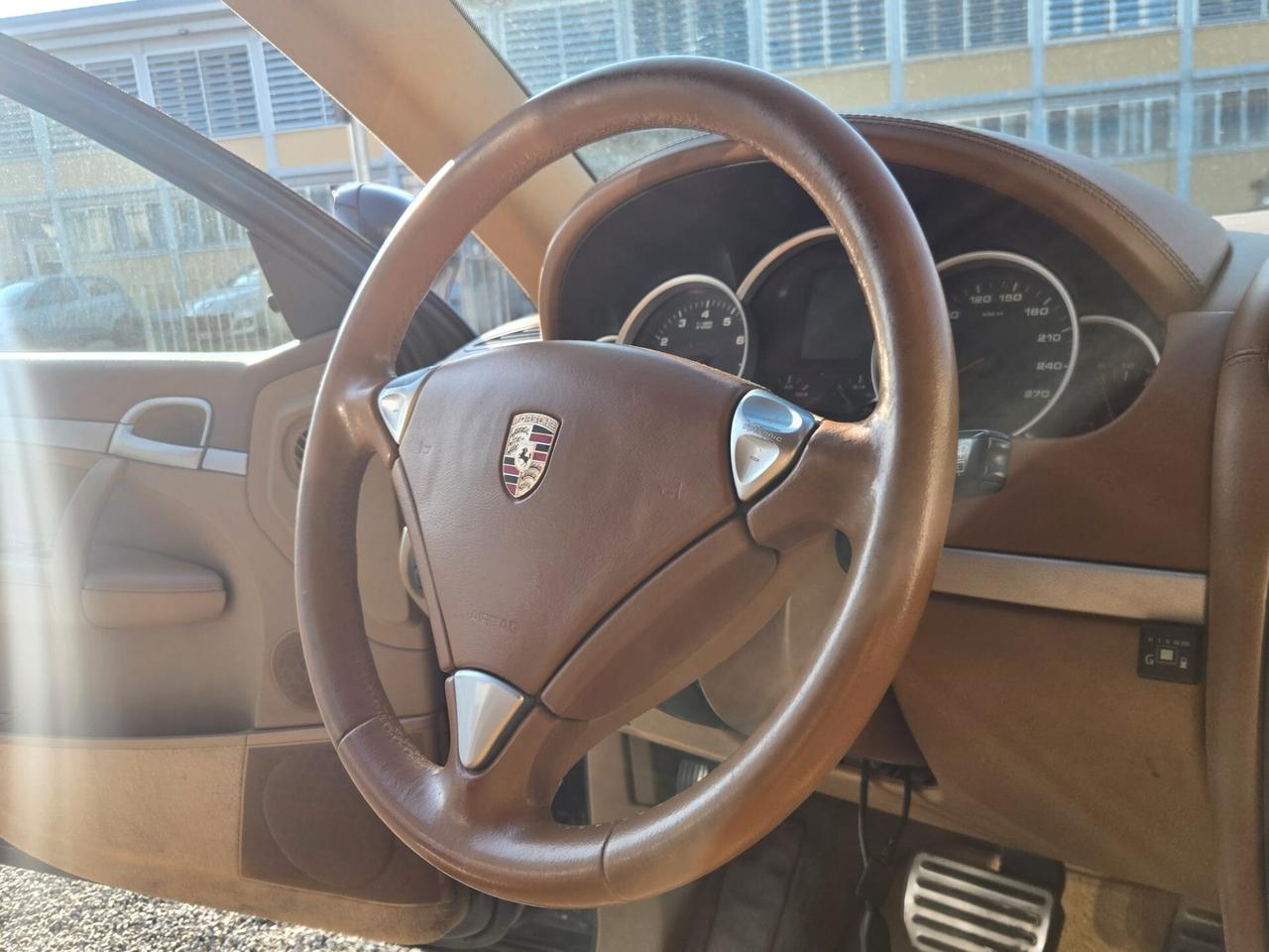 Porsche Cayenne S 4.5 BENZ / GPL