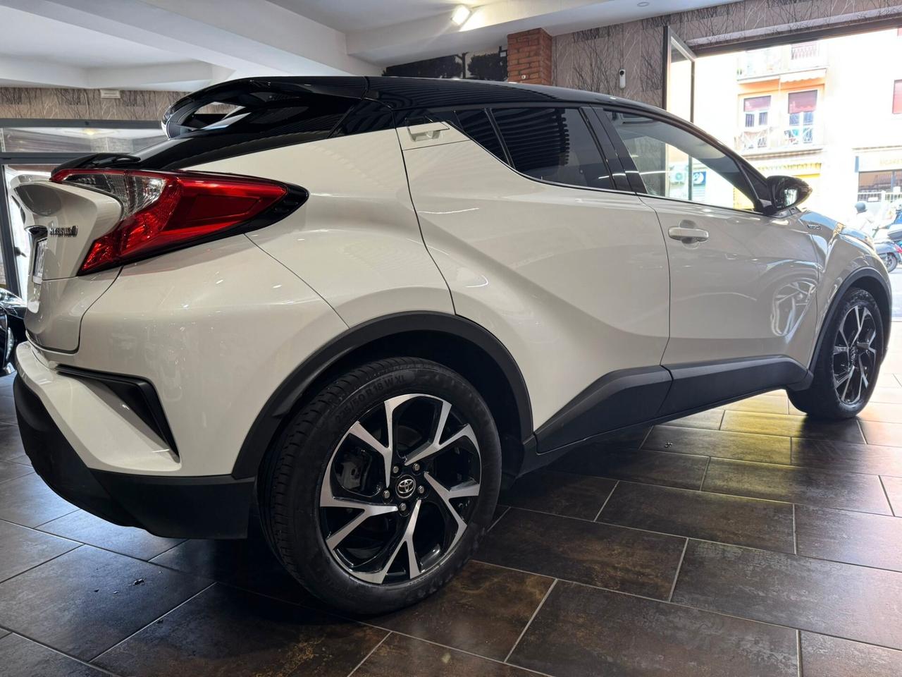 Toyota C-HR 1.8 Hybrid E-CVT Trend