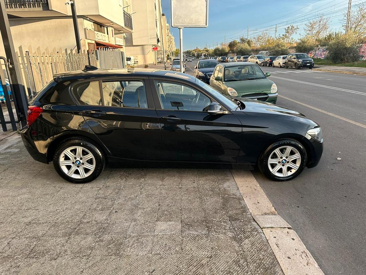 Bmw 118 118d 5p. Urban