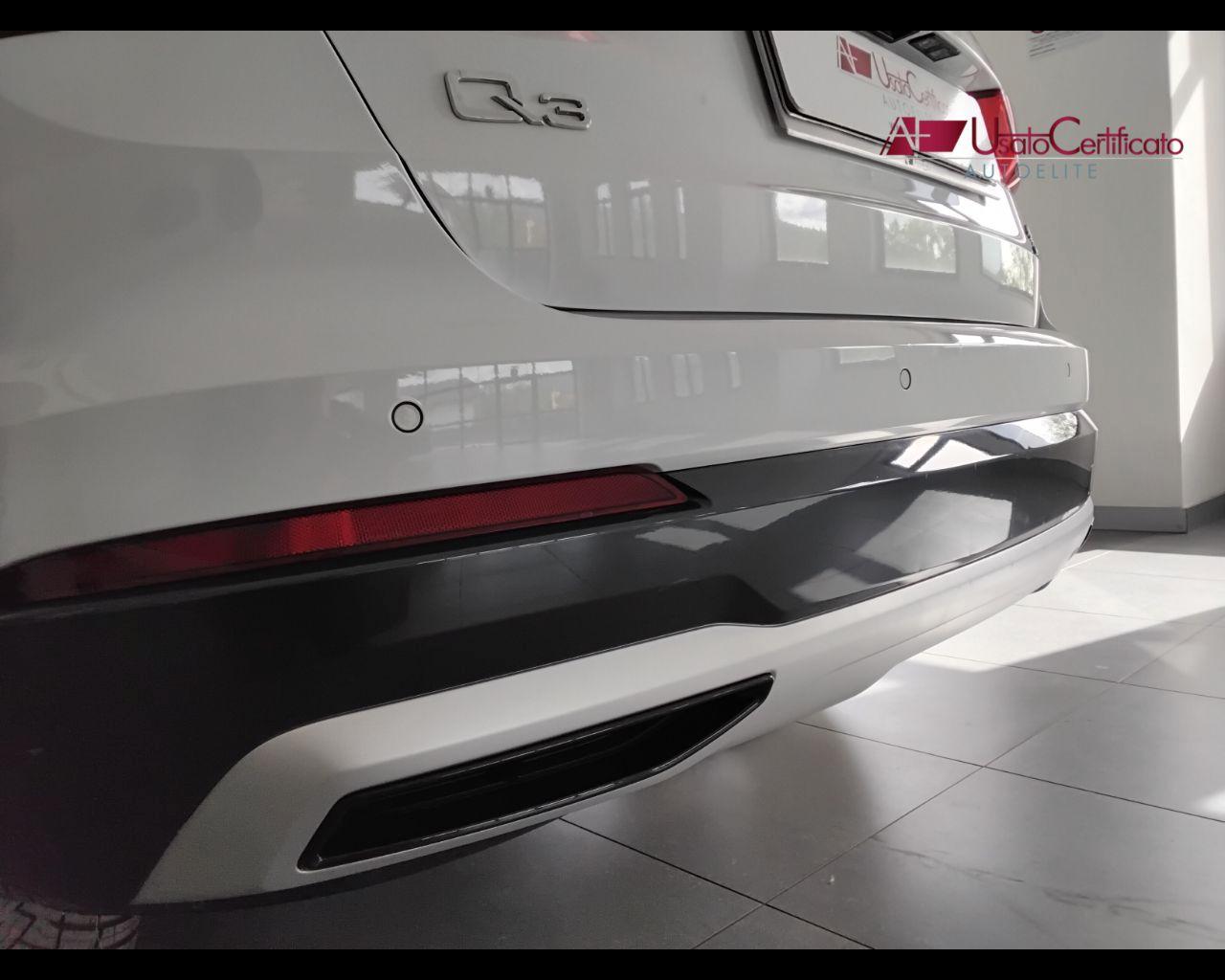 AUDI Q3 40 TDI quattro S tronic Business Advanced