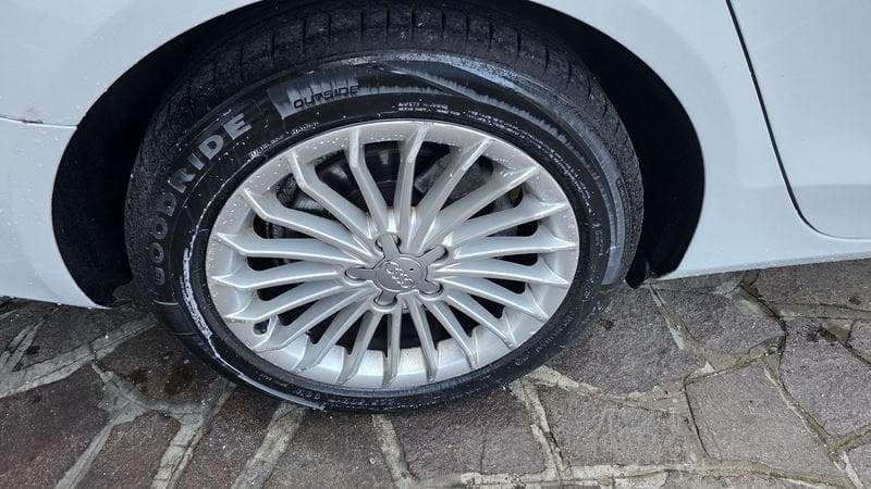 Audi A4 A4 Avant 2.0 TDI 120 CV Business Plus NAVI MMI LED XENO PDC CRUISE