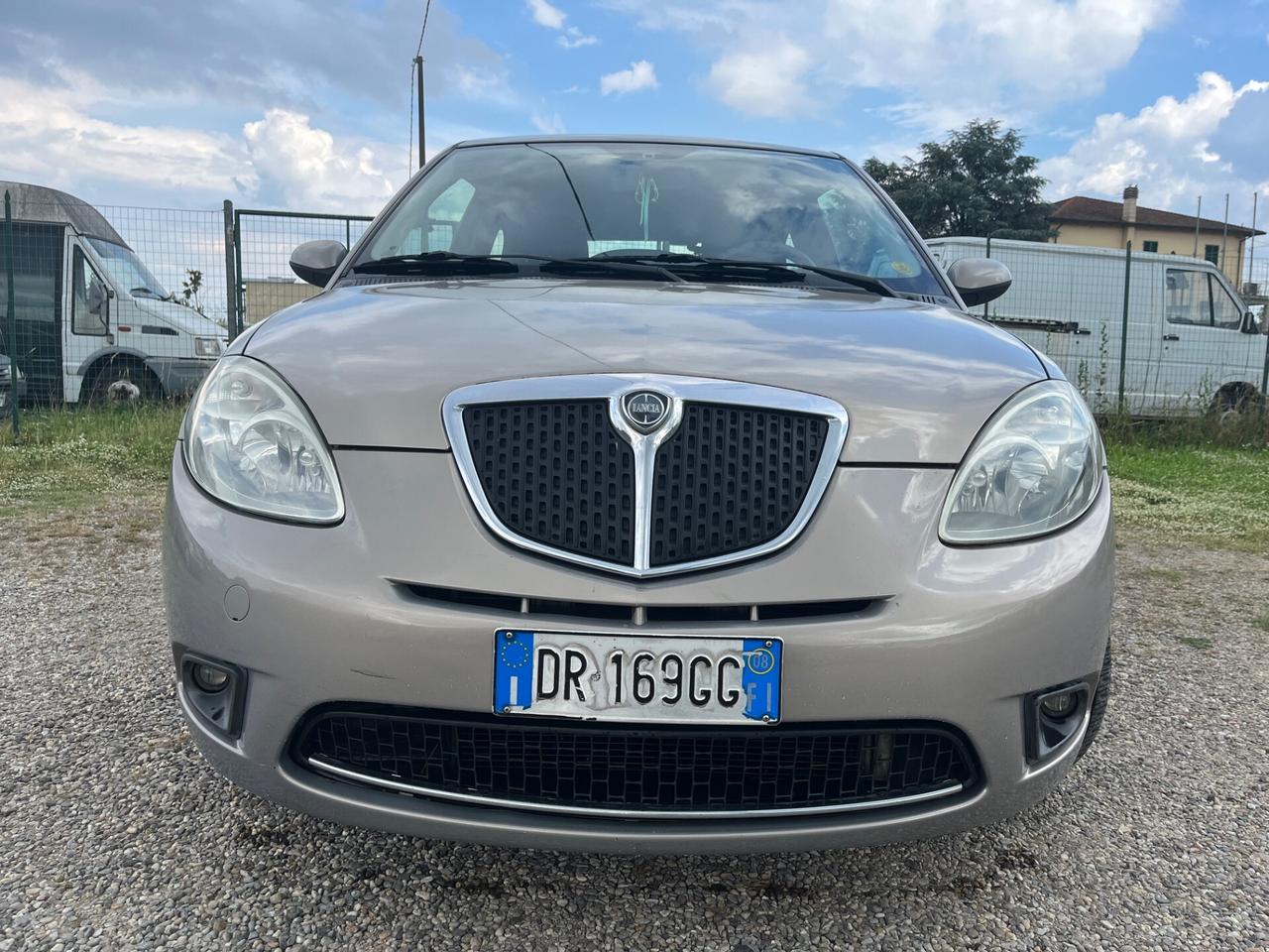 Lancia Ypsilon 1.2 Modamilano 99.000 km