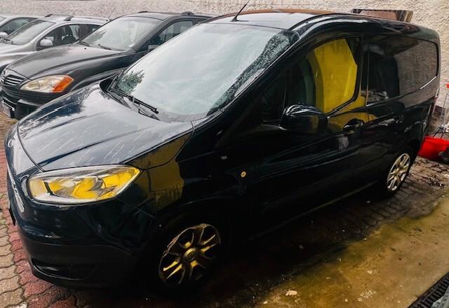 Ford Transit Courier 1.5 TDCi 75CV Van Entry