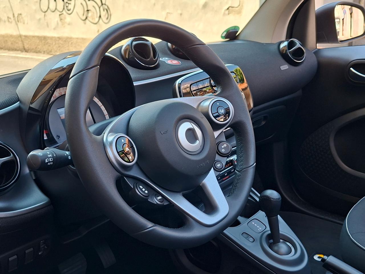 Smart ForTwo 90 0.9 T twinamic cabrio Passion Capote Rossa