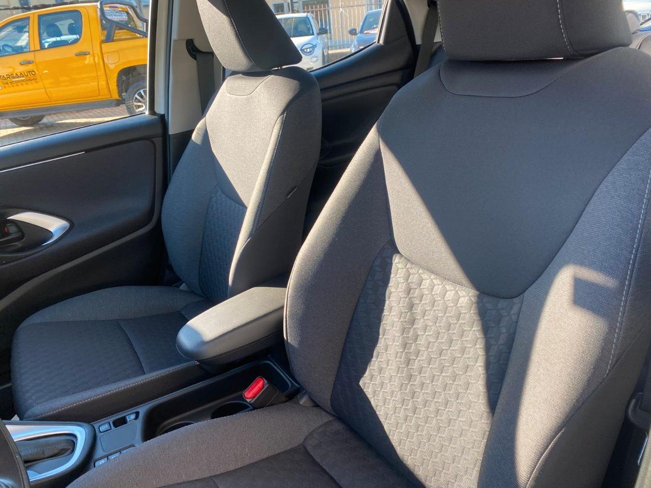 Toyota Yaris 1.5h Lounge
