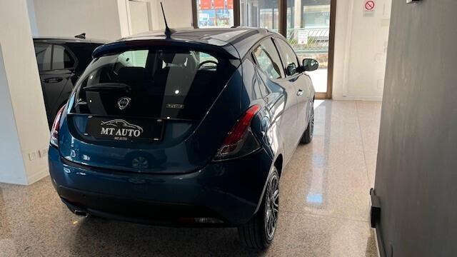 Lancia Ypsilon 1.0 FireFly 5 porte S&S Hybrid Ecochic Gold