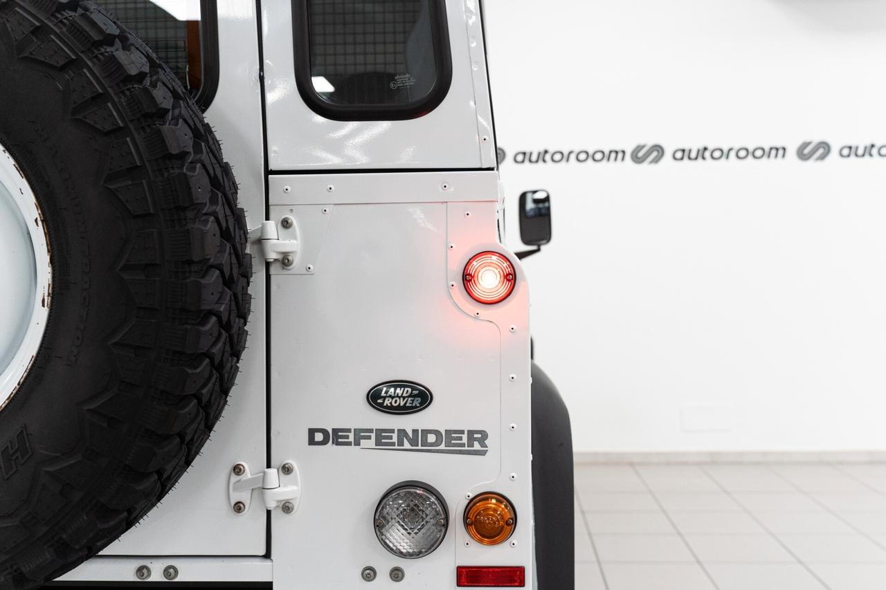 Land Rover Defender 90 2.2 TD4 Station Wagon N1