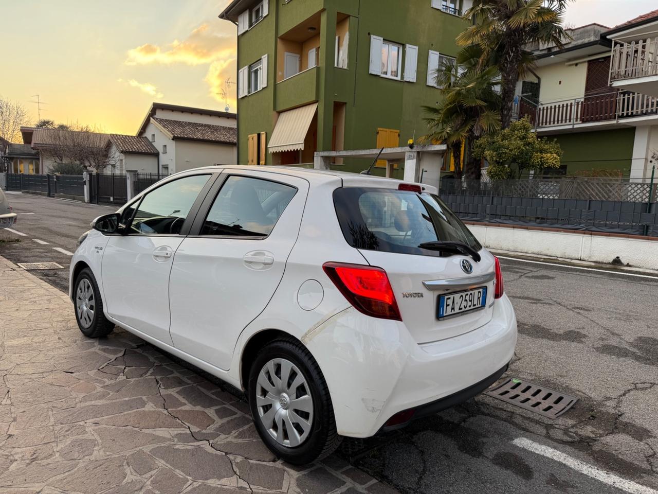Toyota Yaris 1.5 Hybrid 5 porte Active