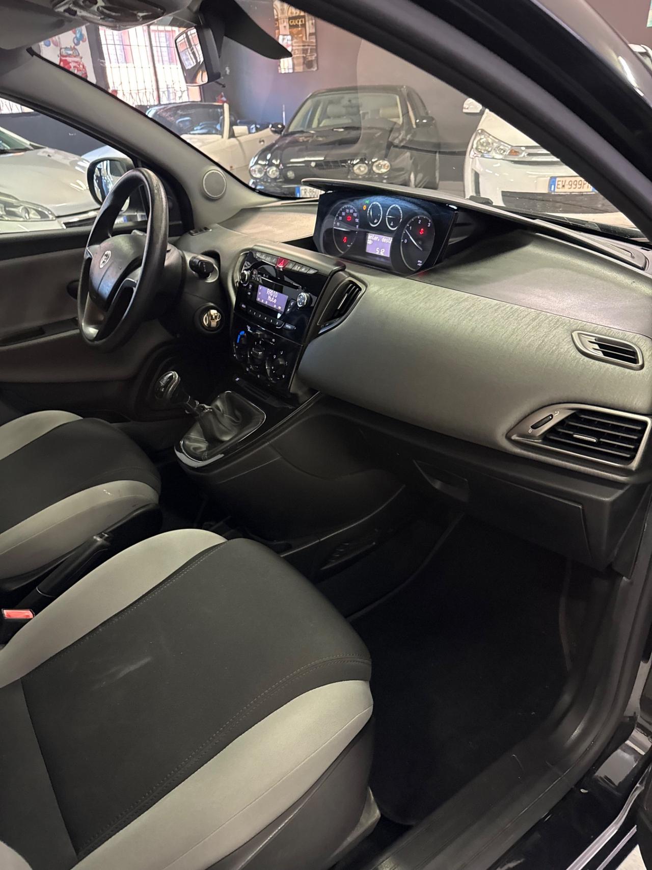Lancia Ypsilon 1.3 MJT 16V 95 CV 5P SES ELLE