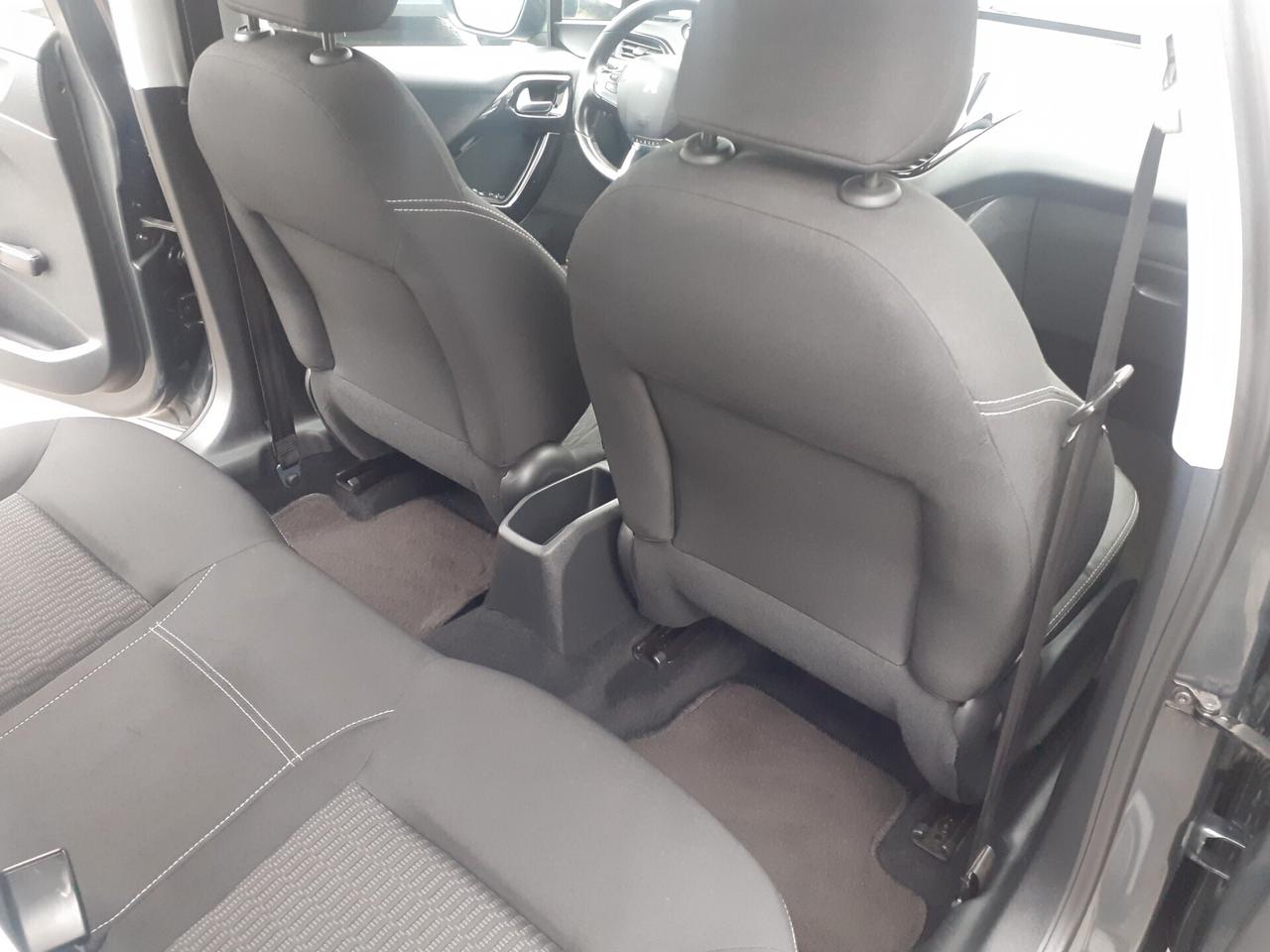 Peugeot 208 PureTech 82 5p. GPL Allure