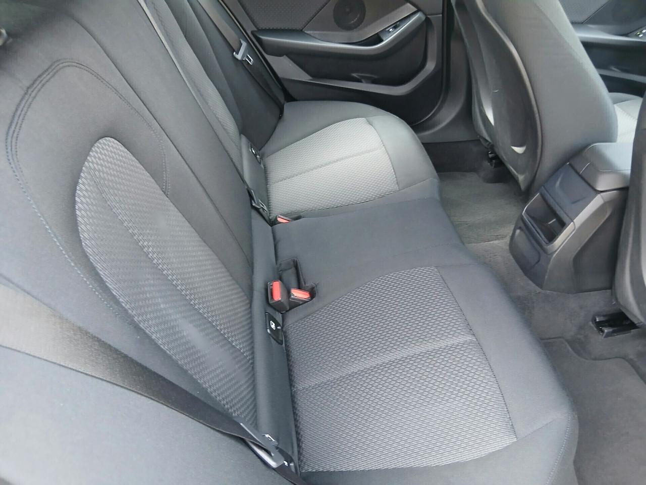 Bmw 116 116d 5p. Business Advantage