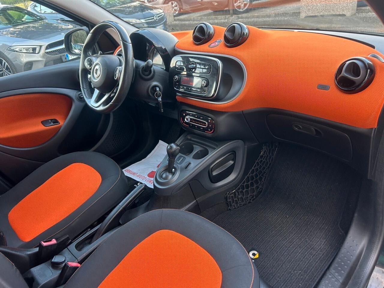 " UNA CHICCA " Smart ForFour 70 1.0 twinamic Passion