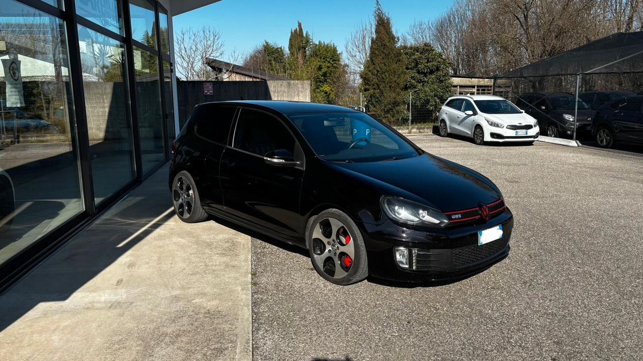 Volkswagen Golf GTI 2.0 TSI 3p.