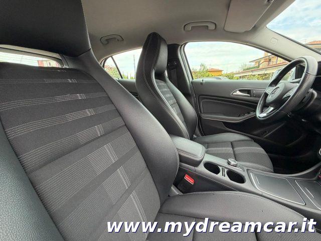 MERCEDES-BENZ GLA 200 d Automatic Sport