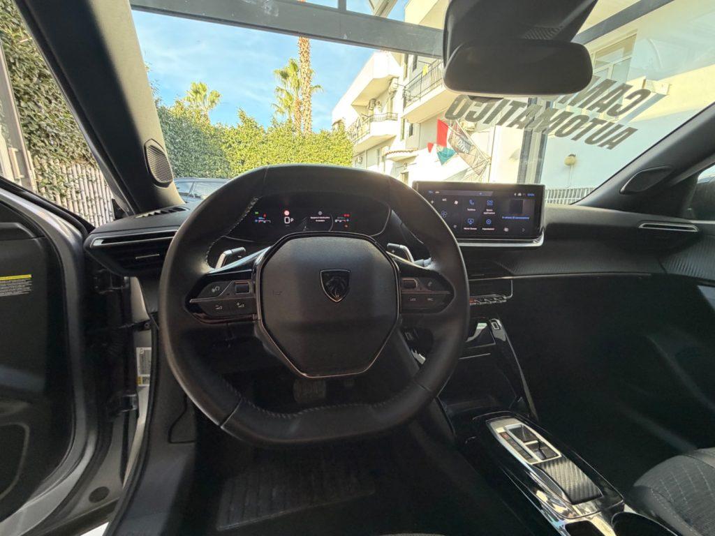 Peugeot 2008 PureTech 130 S&S EAT8 Allure da €229,00 mensili