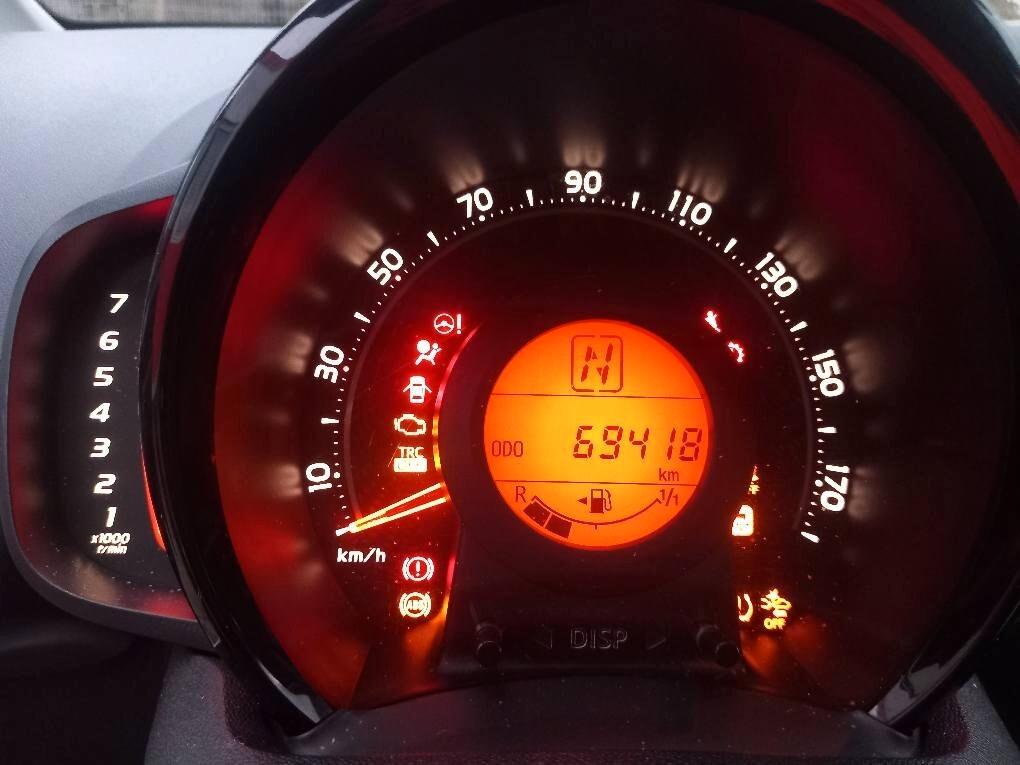 Toyota Aygo 1.0 VVT-i 72 CV 5 porte x-play MMT