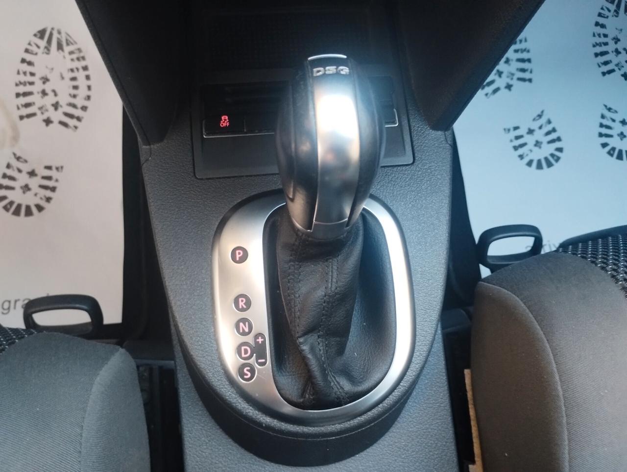 Volkswagen Touran Business 1.6 TDI DSG Comfortline