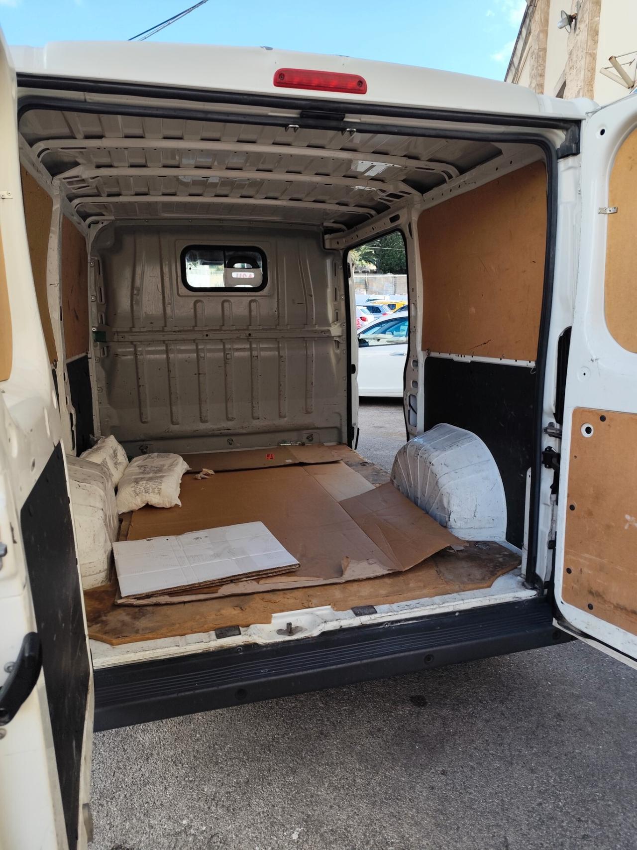 Peugeot Boxer 330 2.0 BlueHDi PC-TN Furgone