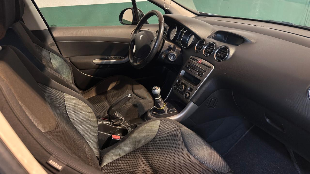 Peugeot 308 1.6 HDi 110CV 5p. Féline (5 Marce)