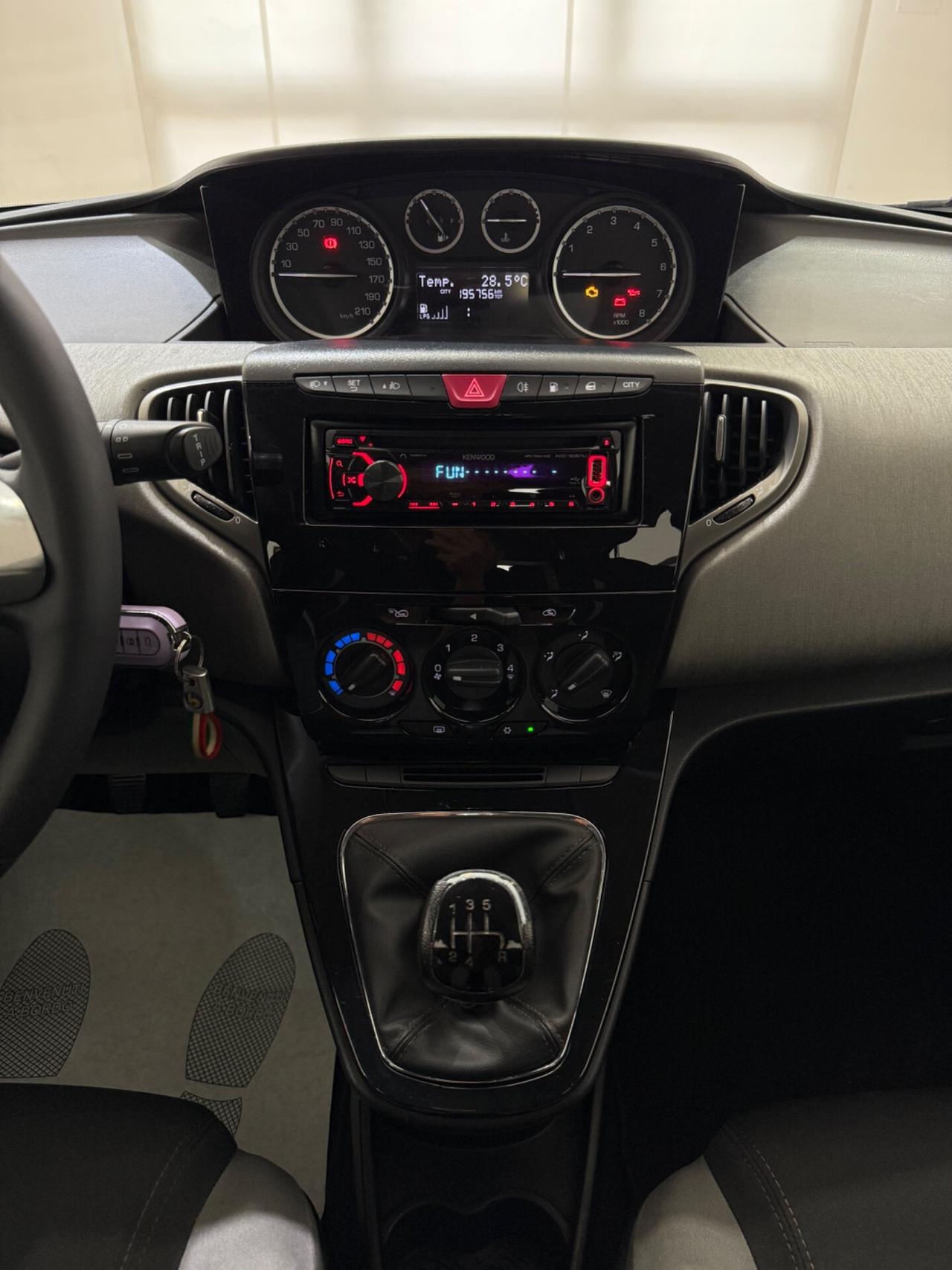 LANCIA YPSILON 1.2 69 CV 5 PORTE GPL ECOCHIC GOLD