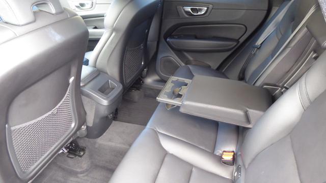 VOLVO XC60 B4 (d) AWD automatico Plus Dark