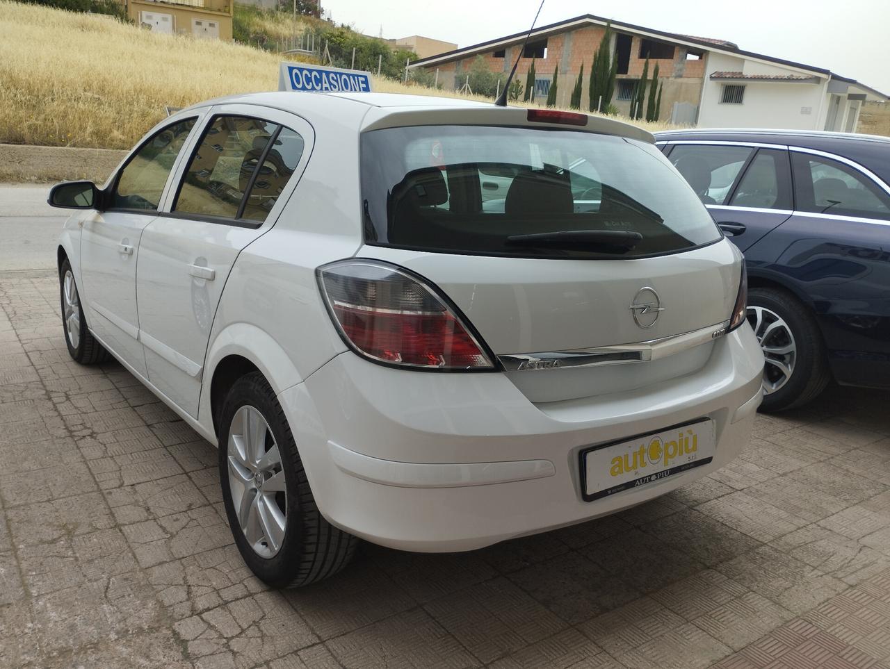 Opel Astra 1.3 CDTI 5 porte Enjoy