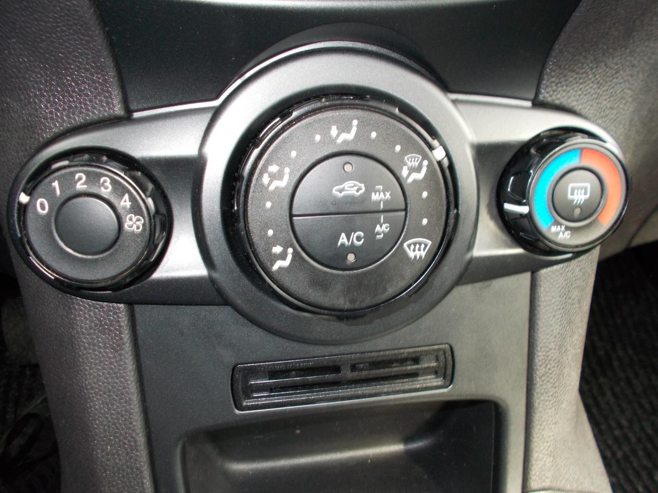 Ford Fiesta 1.2 60CV 5 porte