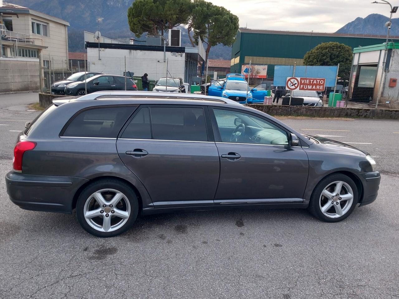 Toyota Avensis SW 2.2 D-4D KM 113000!!!