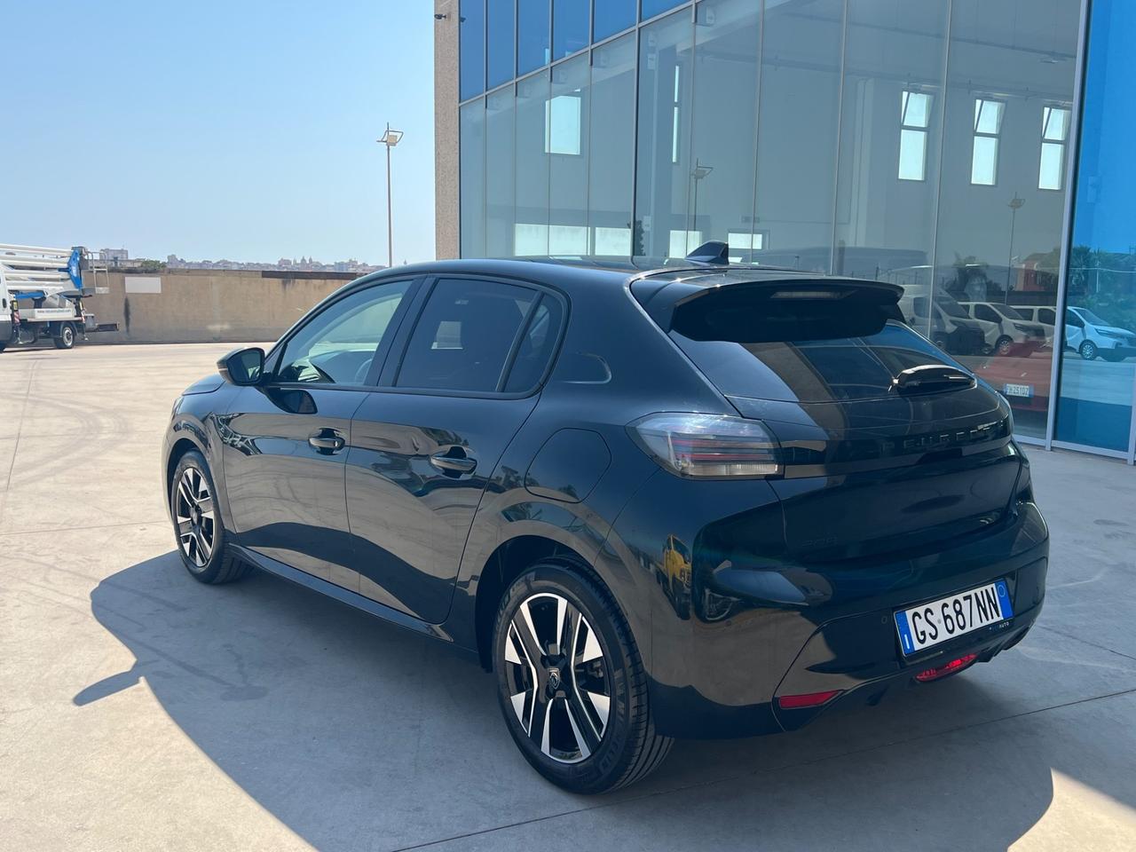 Peugeot 208 PureTech 100 5 porte Allure - possibilità noleggio no scoring