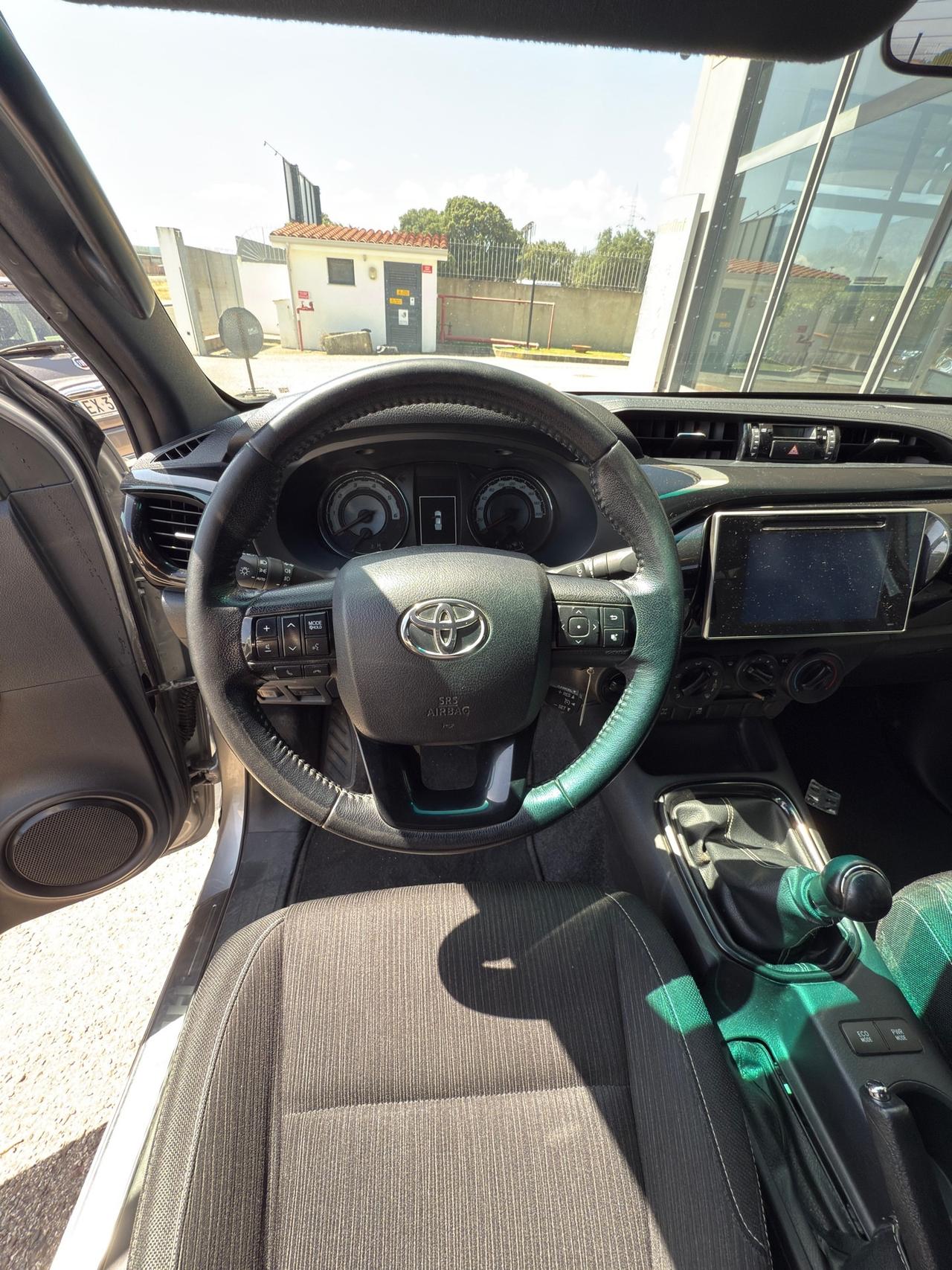 Toyota Hilux 2.4 D-4D 4WD Lounge my20" IVA ESPOSTA