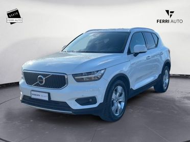 VOLVO XC40 B4 AWD Geartronic Momentum Pro
