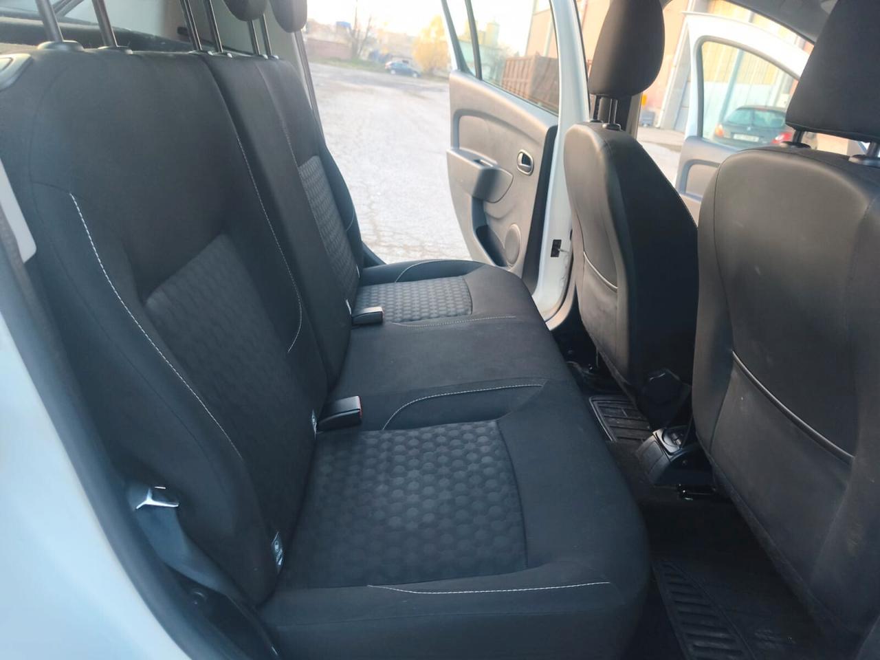 Dacia Sandero 2015---1.1 Benzina GPL Neopatentati