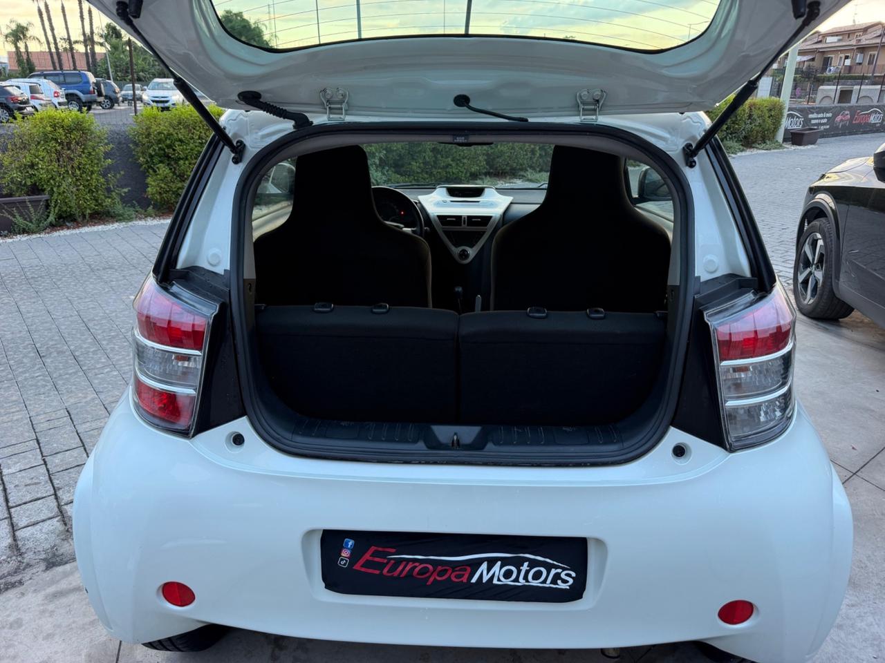Toyota iQ 1.0 CVT Sol