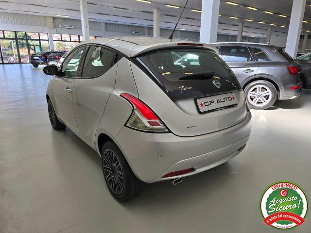 LANCIA Ypsilon 1.2 69 CV 5 porte Gold