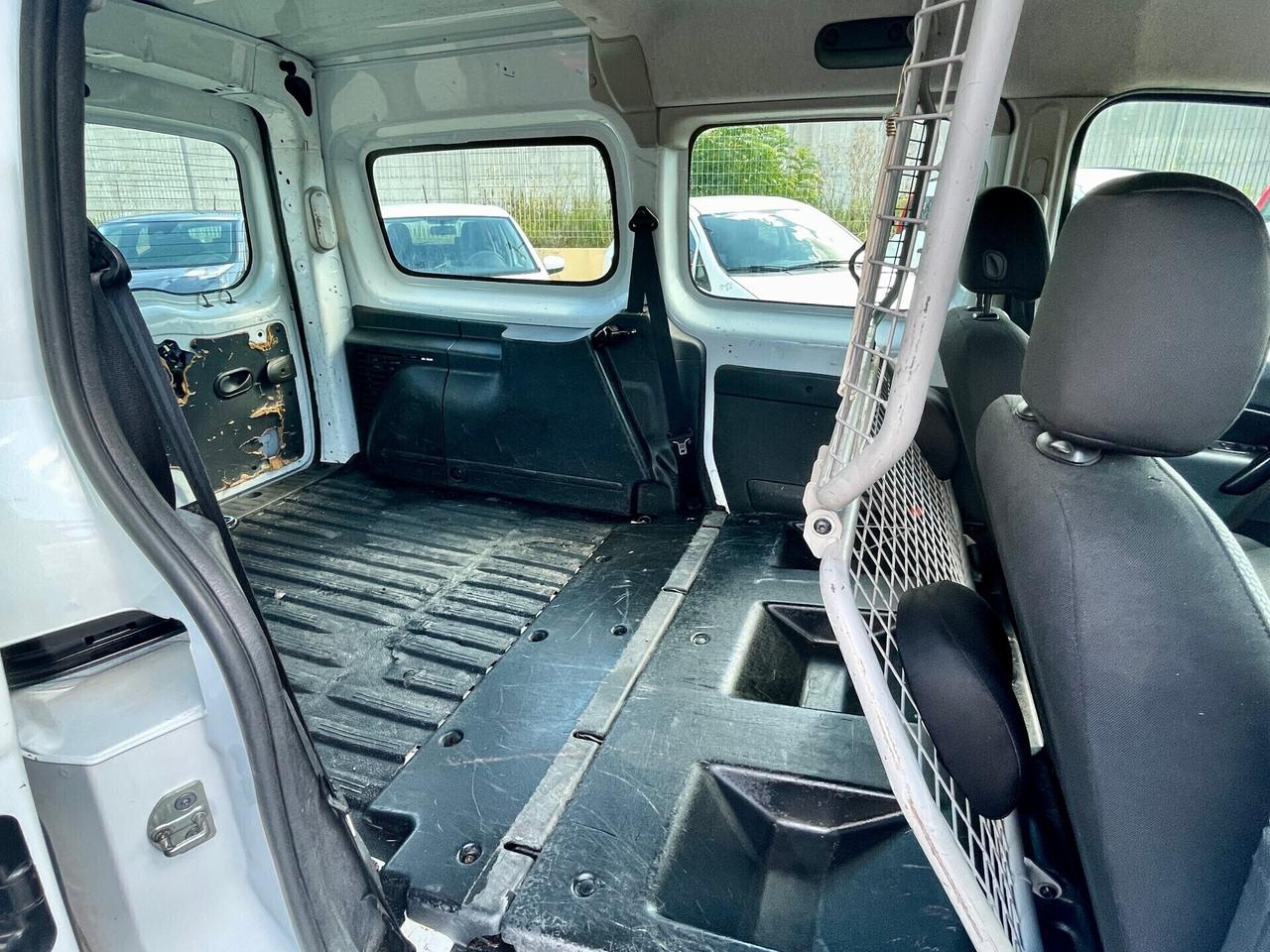 Renault Kangoo dCi Maxi AUTOCARRO N1 4 POSTI