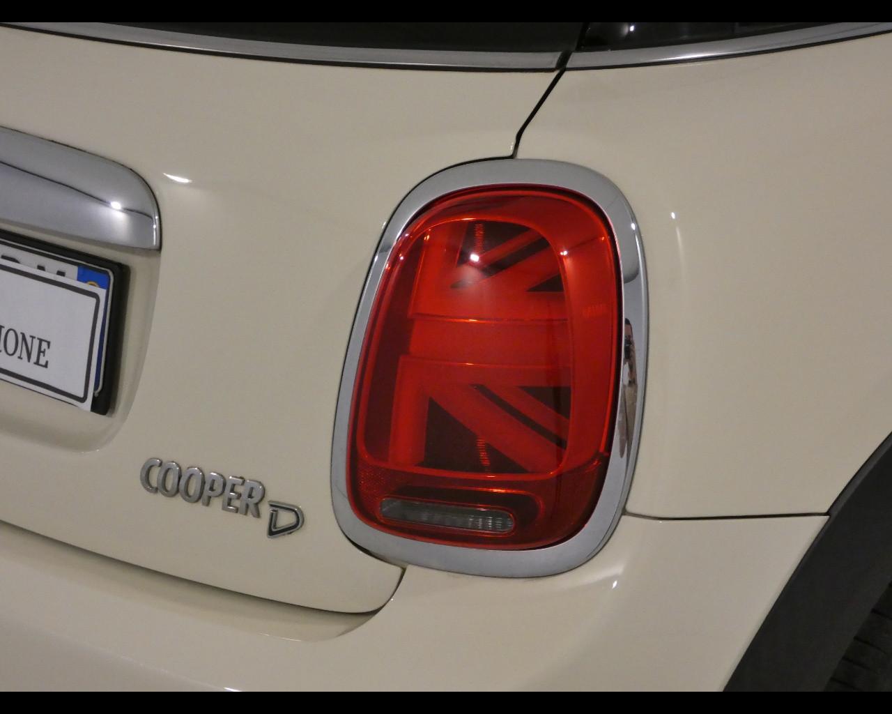 MINI Mini 5 porte (F55) - Mini 1.5 Cooper D Hype 5 porte
