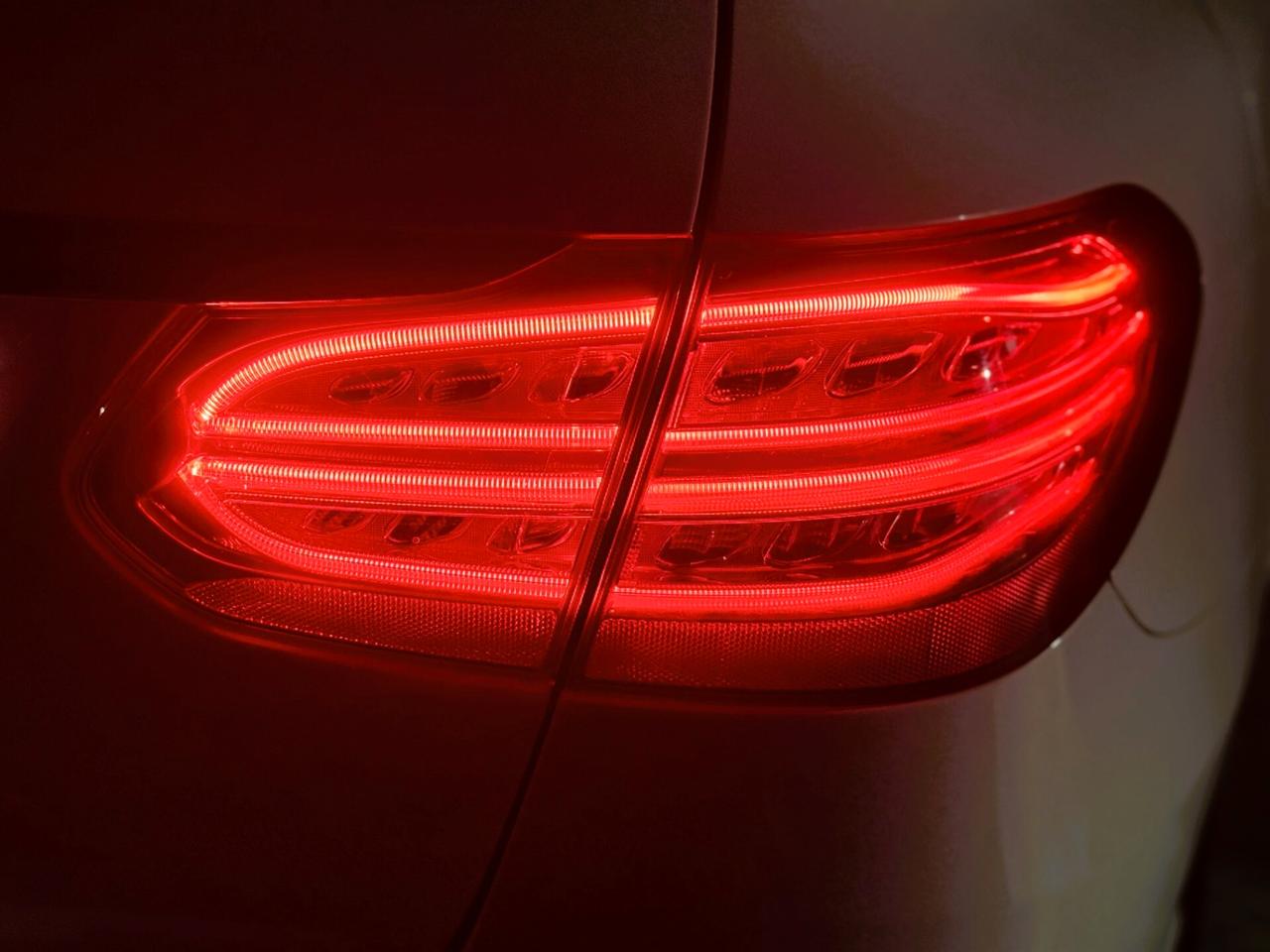 MERCEDES 220CDI PREMIUM FULL LED UNICO PROPRIETARIO