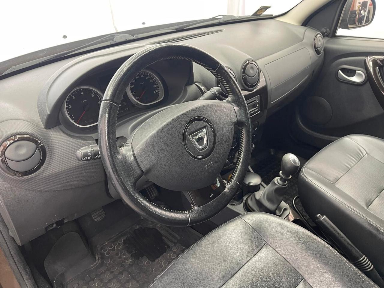 Dacia Duster 1.5 dCi 110CV 4x4 Lauréate - PELLE + GANCIO TRAINO