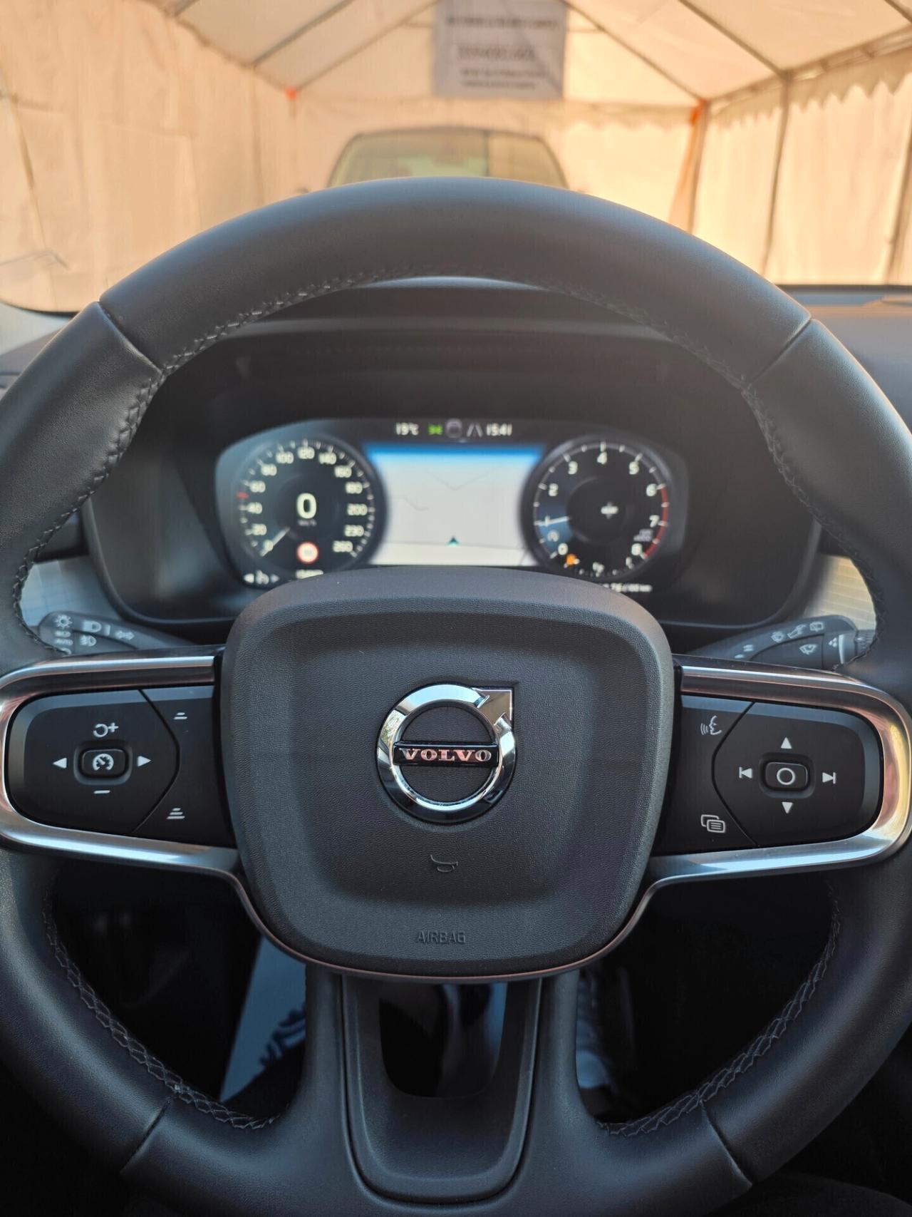 Volvo XC40 T2 Business FINANZIABILE